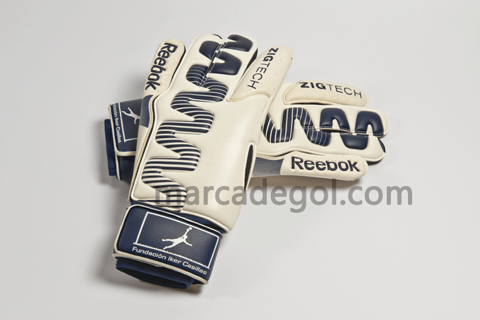 Guantes solidarios Reebok para Casillas - Marca de Gol