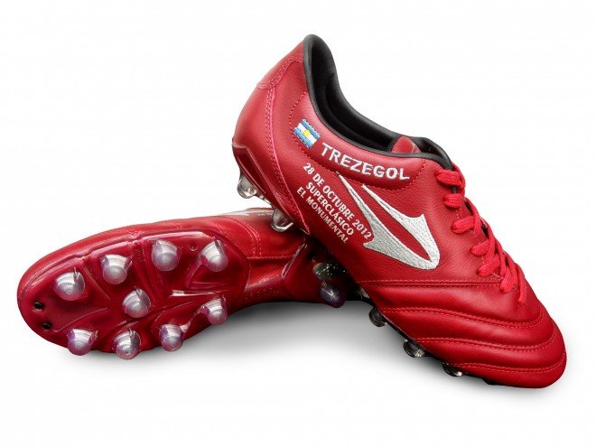 enjuague Ver internet soborno Topper diseña botines especiales para el River-Boca de Trezeguet - Marca de Gol enjuague Ver internet soborno Topper diseña botines especiales para el River-Boca de Trezeguet - Marca de Gol