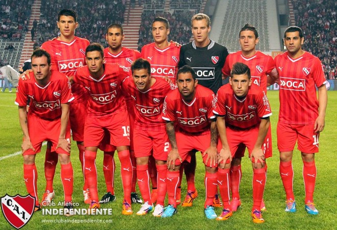 Independiente estreno kit PUMA OCA 2014