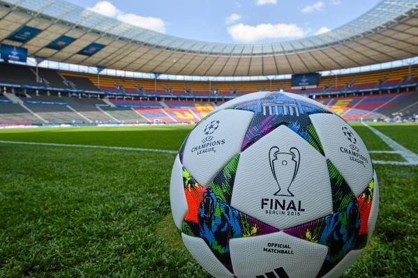 Pelota adidas Berlin Finale Champions League 2015